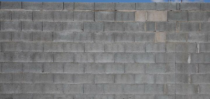 Mur en parpaing sans enduit
